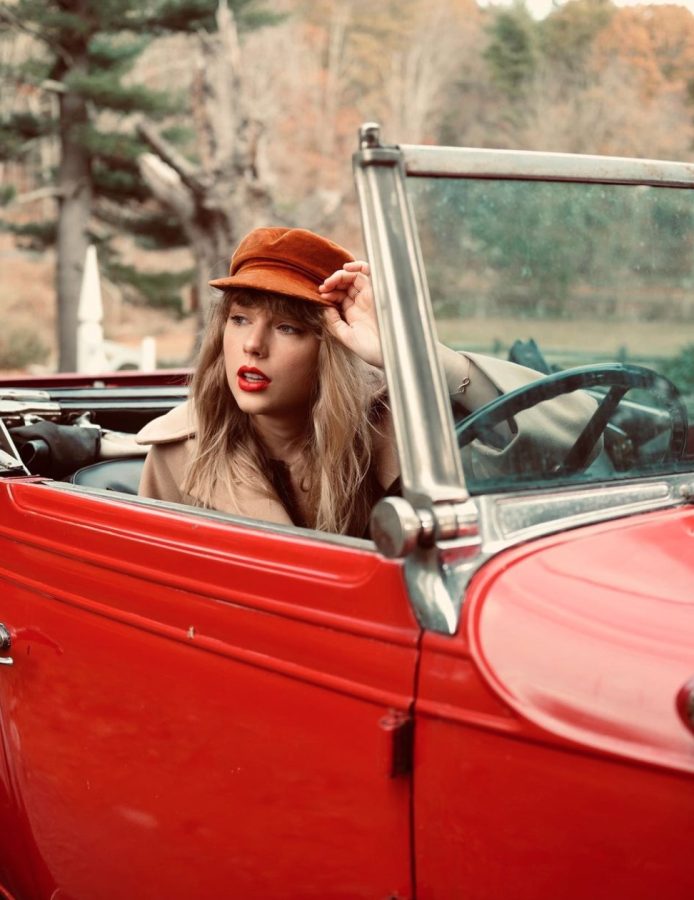 Taylor Swift releases a series of images from a photoshoot to promote the release of Red (Taylors Version) with a nostalgic vintage feel. 