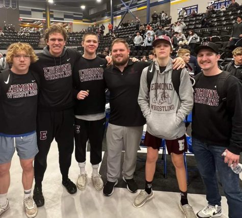 Memorials wrestling team took top 15 in this years state tournament.