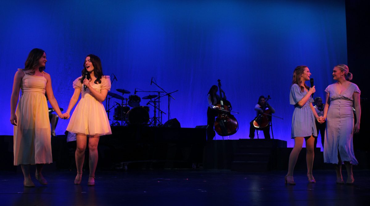 Addie Hoppers, Berlin Flurry, Emma Speegle and Paige Medley singing "I Wanna Go Back."