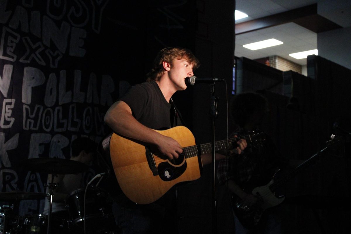 Carter Wright performed in his band, Fivemile Hollow, alongside his friends Austin Hart and Cash Rhea. 